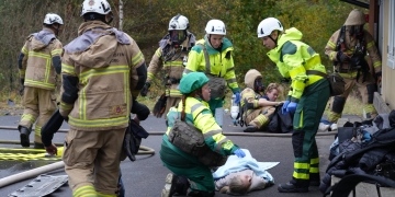 För fjärde året i rad genomfördes en övning för krisstödsgruppen i Lerum, med syftet att träna stödet vid olyckor och stärka samarbetet med blåljuspersonal.
BILD: Lerums kommun