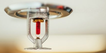 I 72 % av dödsbränderna bedömde samtliga experter att boendesprinkler sannolikt inte skulle ha räddat livet
på den direkt utsatta personen.
BILD: Brandskyddsföreningen