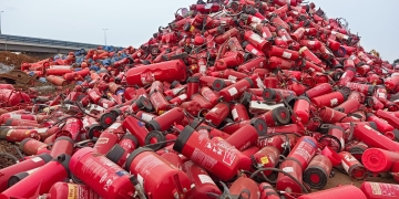 51 908 kg CO₂ och 5 464 kg stål sparades när 1 366 svenska brandsläckare gick till återbruk i Norge 2025.