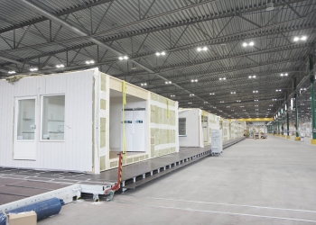 Nya branschregler för brandskydd i modulhus av trä minskar risker, stärker hållbarhet och sänker kostnader i träbyggande.